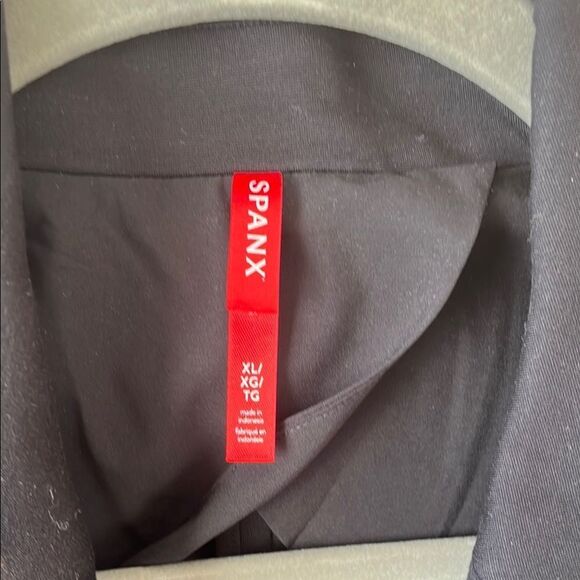 SPANX Black Tailored Blazer with Asymmetrical Design size XL NWOT - Picture 2 of 7